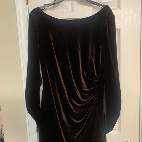 Size 16 Vince Camuto velvet long sleeve Ruched crewneck brown midi dress - Picture 2 of 9